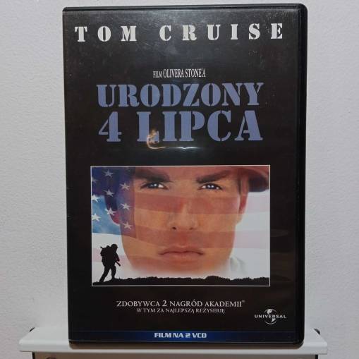 Okładka *Oliver Stone - URODZONY 4 LIPCA [VG]