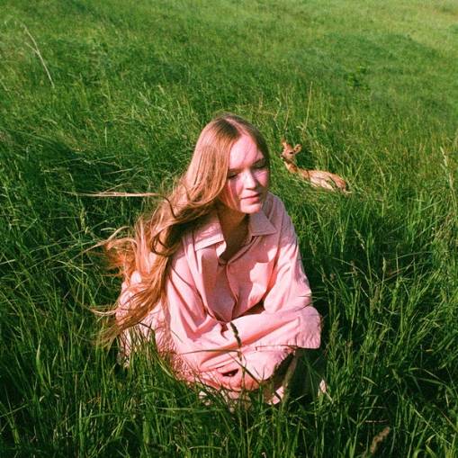 Okładka Babygirl - Stay Here Where It's Warm LP