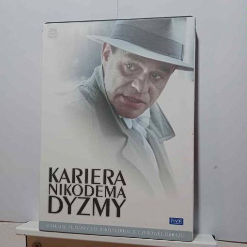 Okładka Tadeusz Dołęga-Mostowicz - Kariera Nikodema Dyzmy Odc. 1-7 (3DVD) [EX]