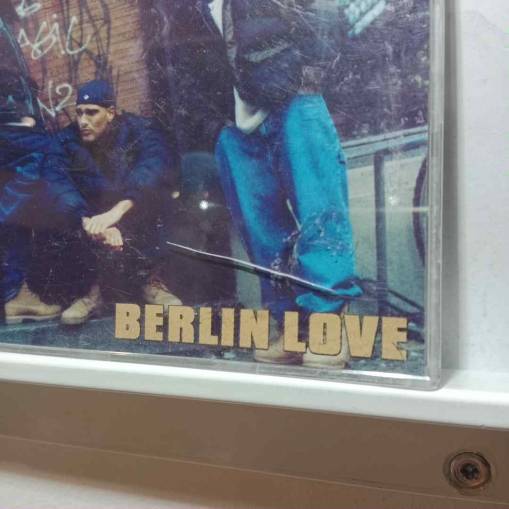 Berlin Love (Czyt. Opis) [VG]