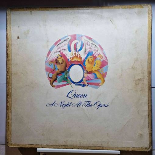 Okładka QUEEN - A NIGHT AT THE OPERA (LP) (Czyt. opis) [G]